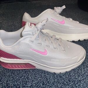 Nike Women's Gray and Pink Sneakers